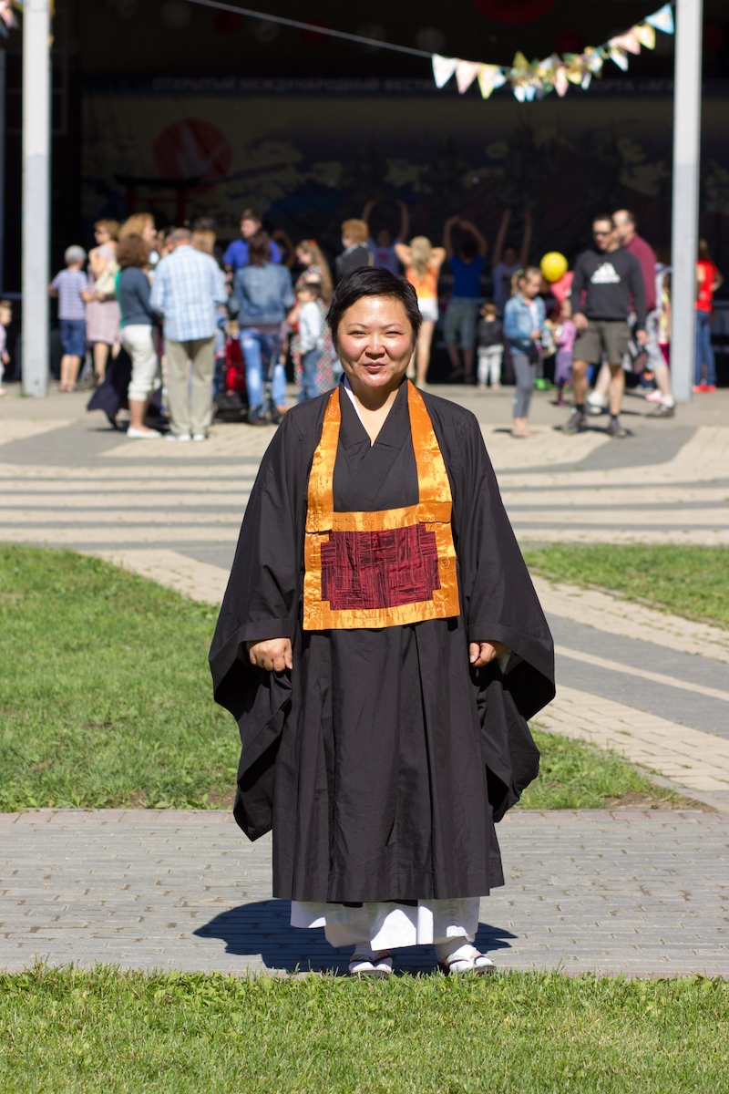 Монахиня Кан О получила передачу Дхармы